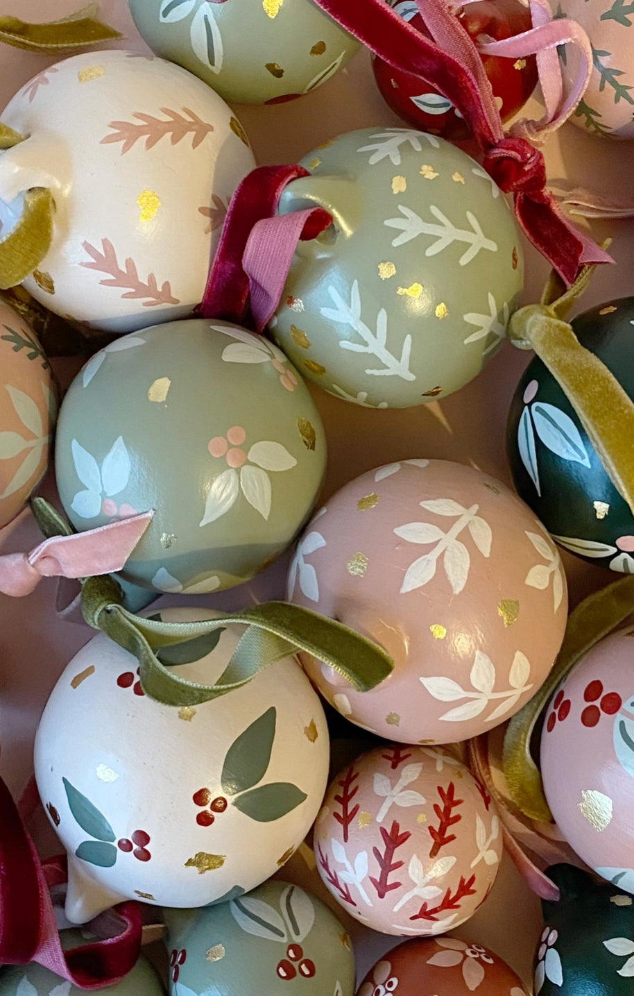 Christmas Bauble Painting Workshop - Saturday 6th December 16.00-18.30