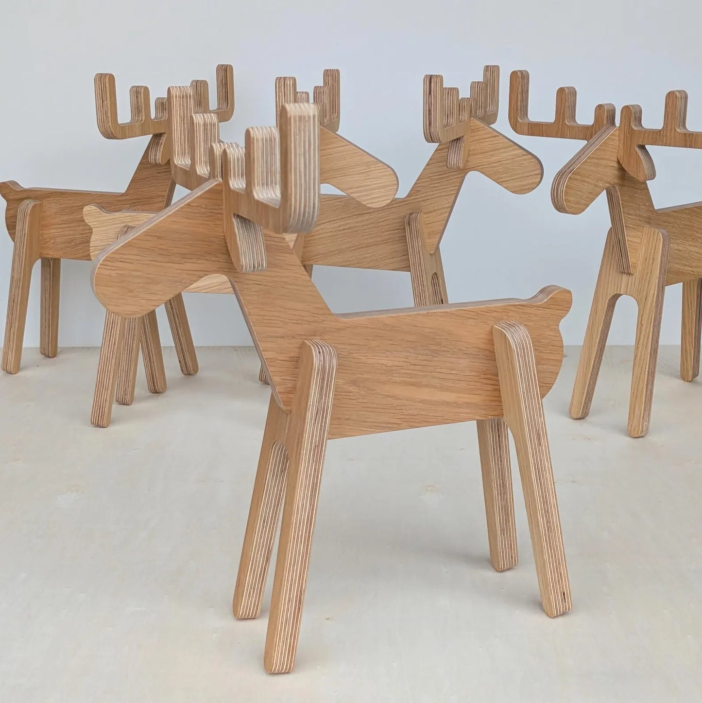 Jumbo Oak Faced Ply Reindeer