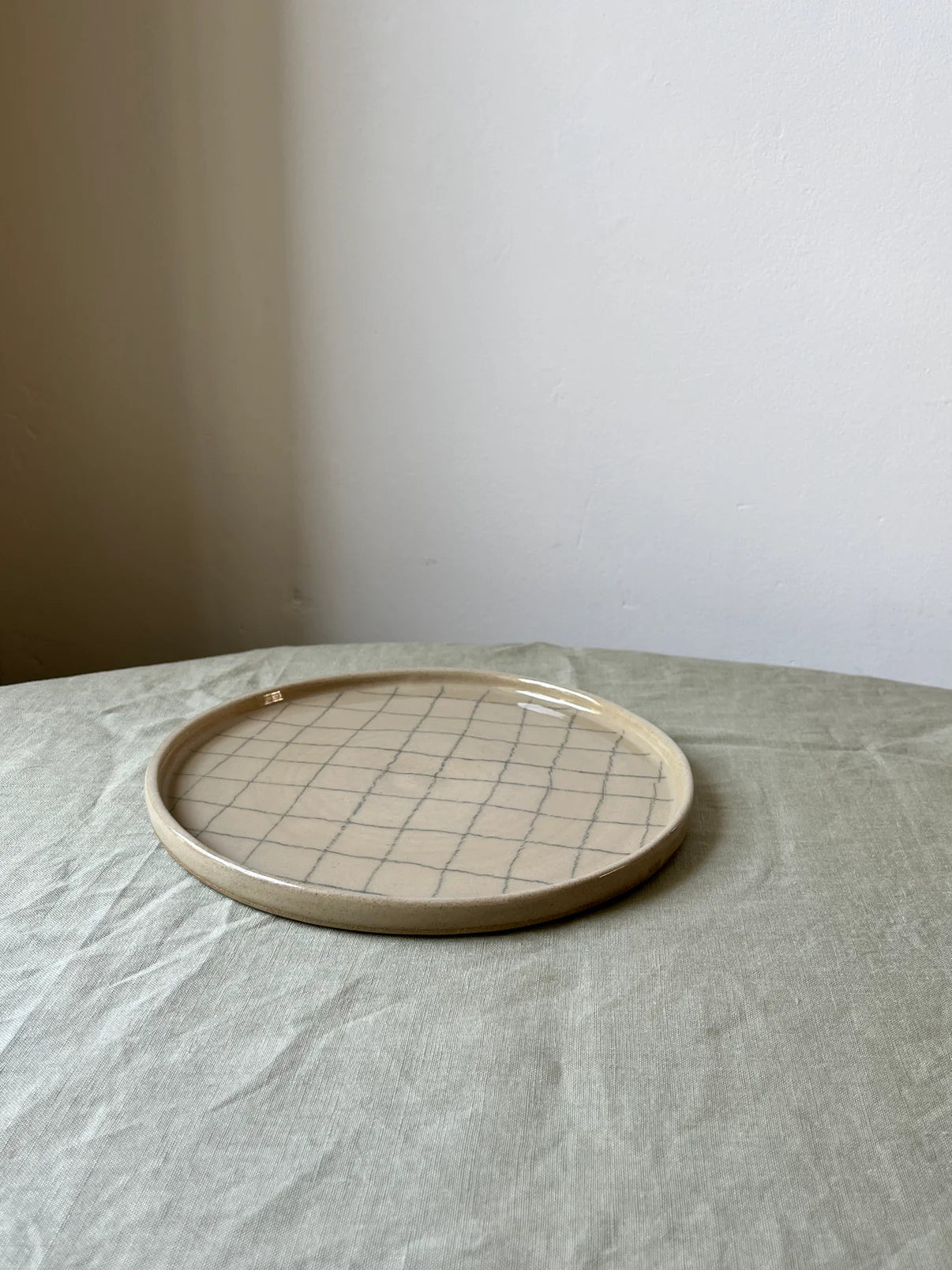 Neutral Plate
