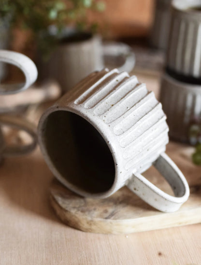 Aloof Mug