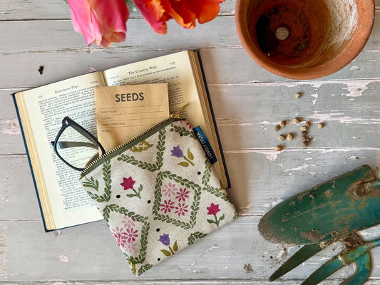 Knot Garden Zipper