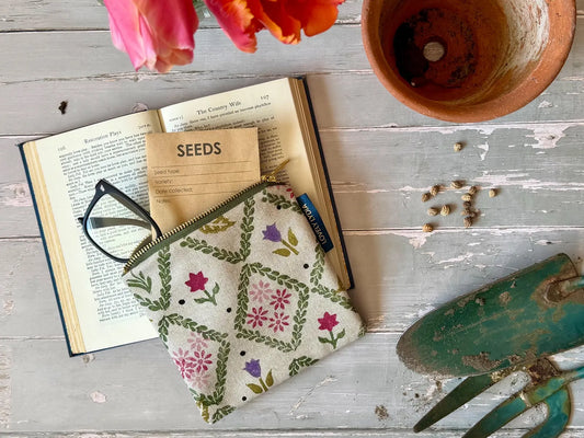 Knot Garden Mini Zipper