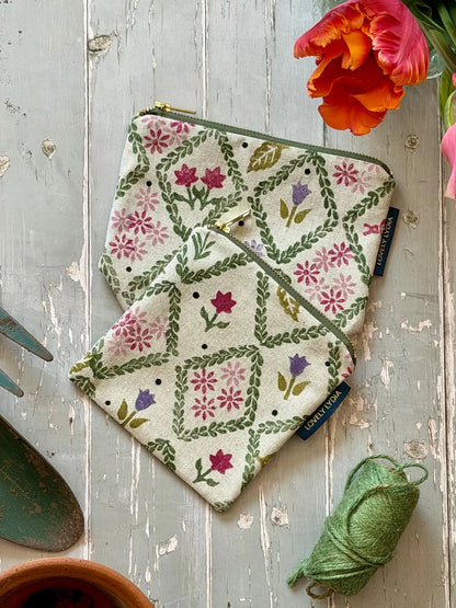 Knot Garden Mini Zipper